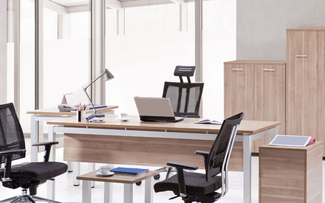 Ideas for setting up your desk to keep it clean and organized