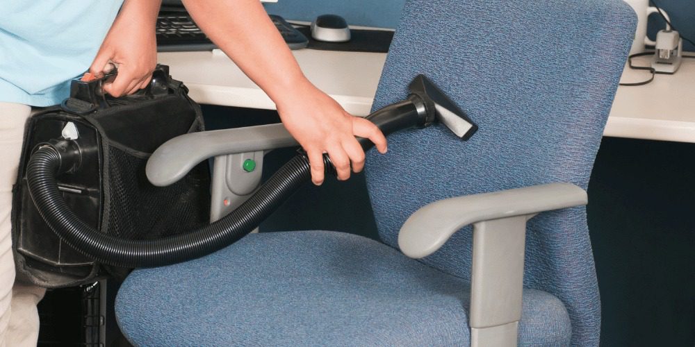 office-cleaning-checklist-use-vacuum cleaner